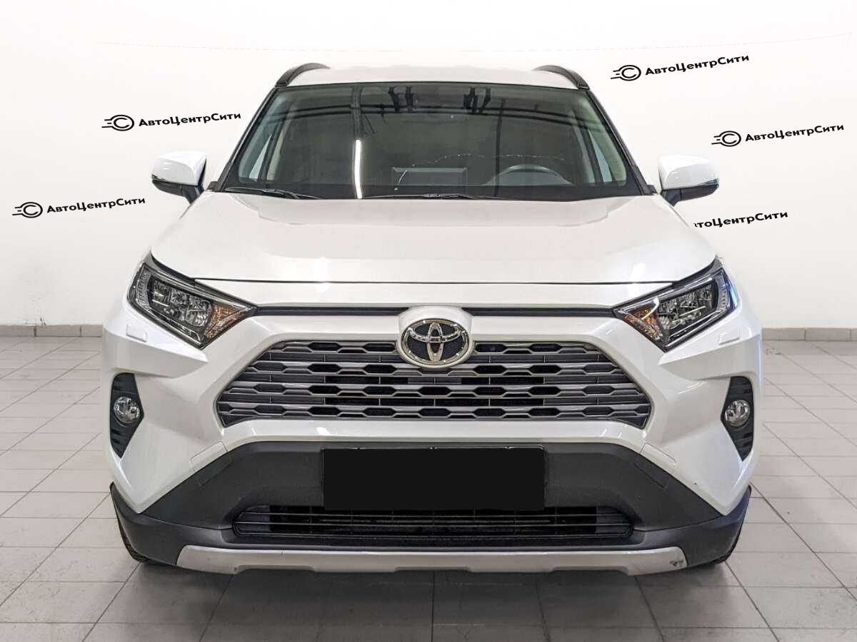 Toyota RAV4 с пробегом — 2021 год. Фото: #1