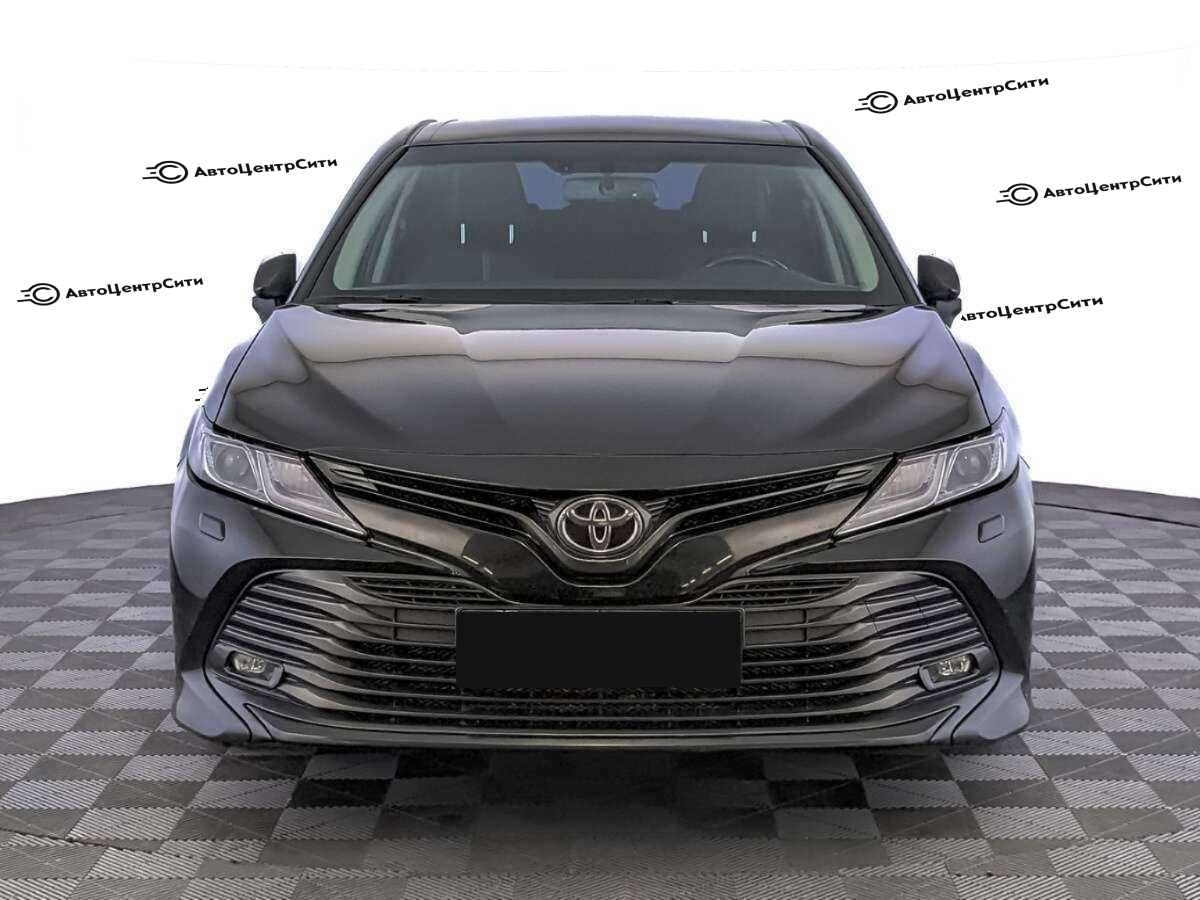 Toyota Camry с пробегом — 2019 год. Фото: #1