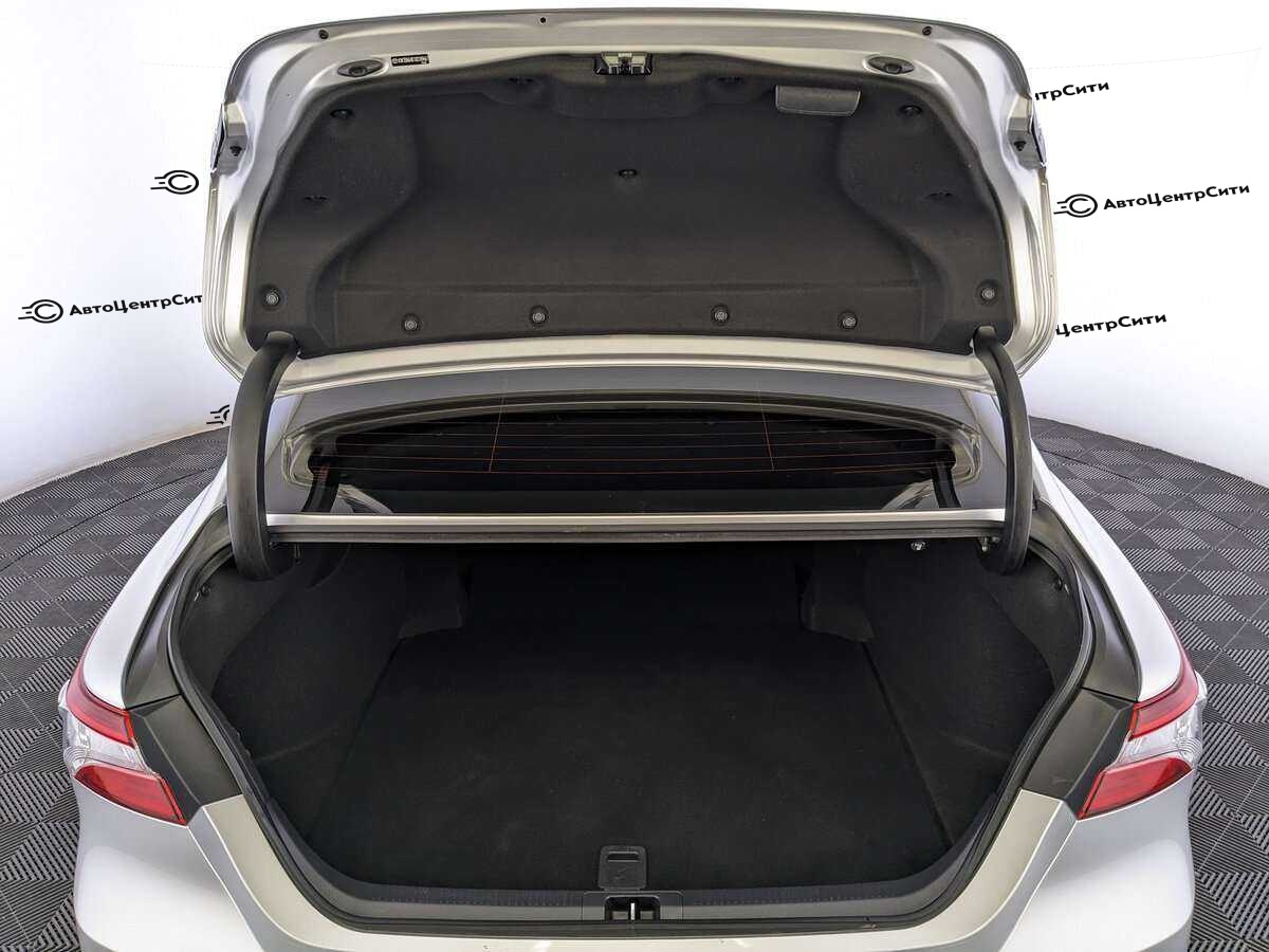 Toyota Camry с пробегом — 2020 год. Фото: #9