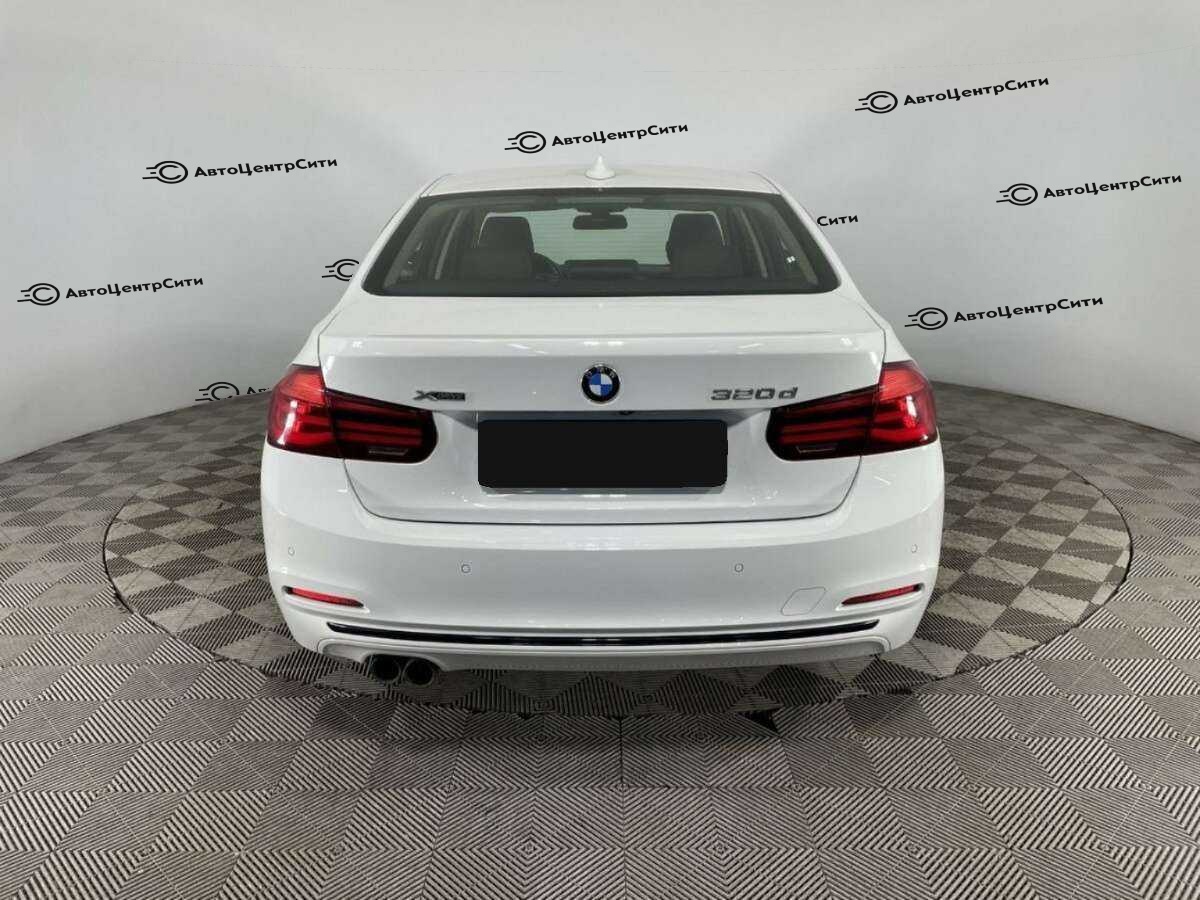 BMW 3 серии с пробегом — 2018 год. Фото: #2