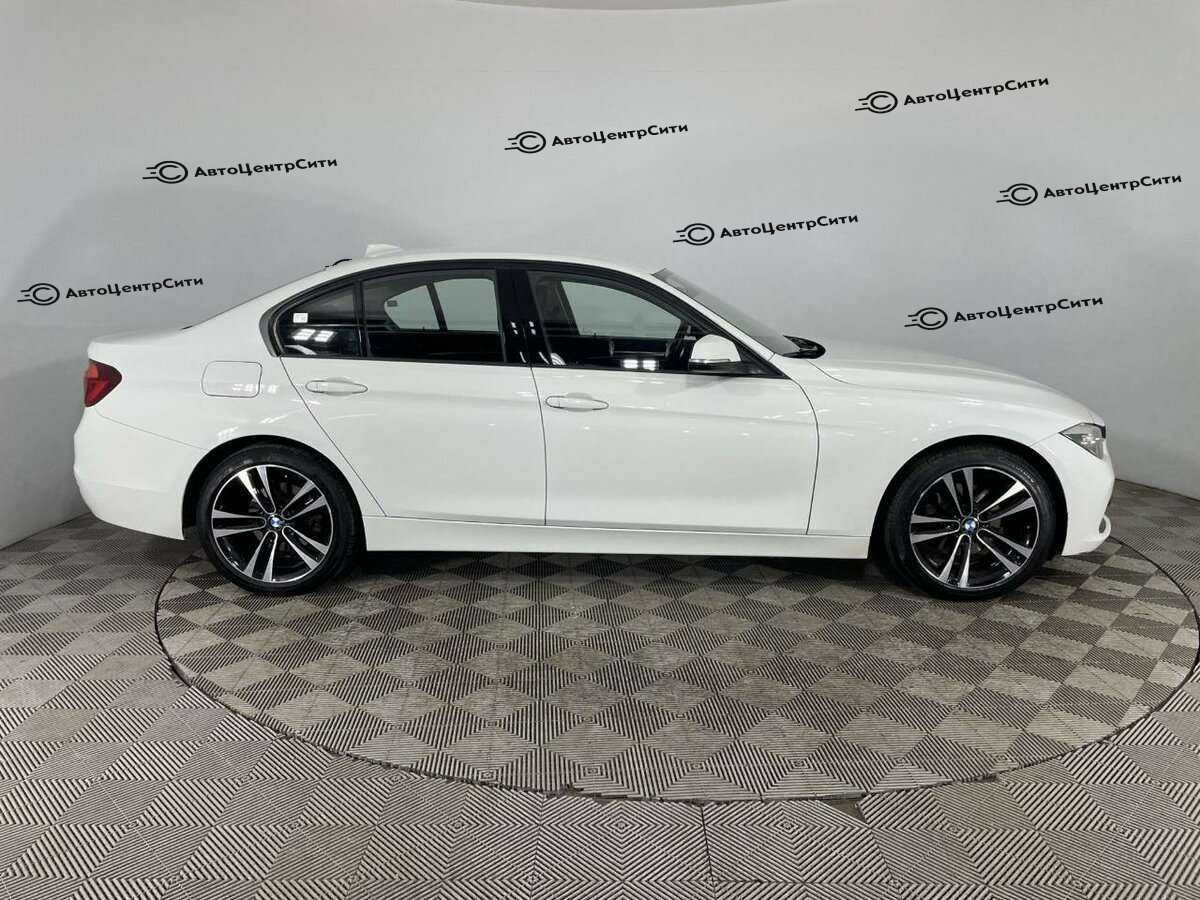 BMW 3 серии с пробегом — 2018 год. Фото: #3