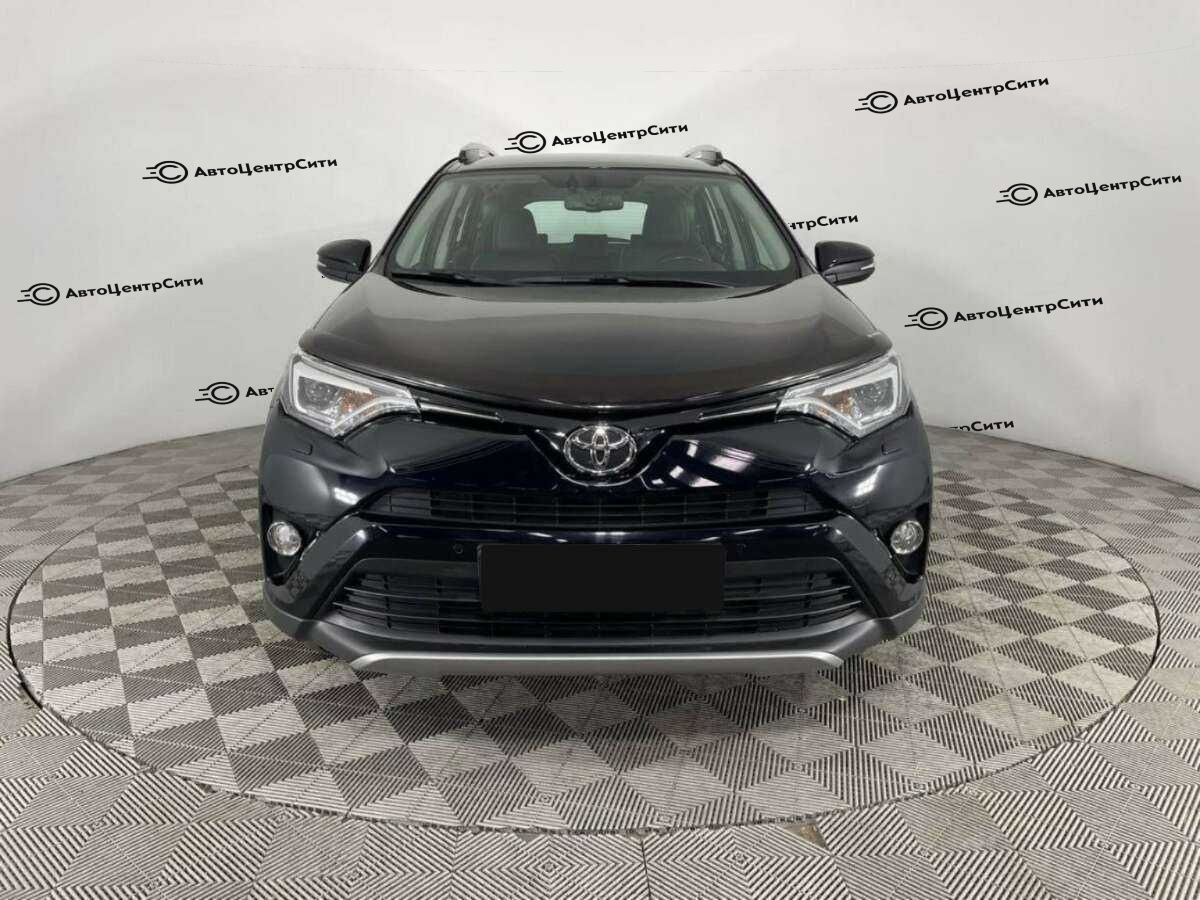 Toyota RAV4 с пробегом — 2018 год. Фото: #1