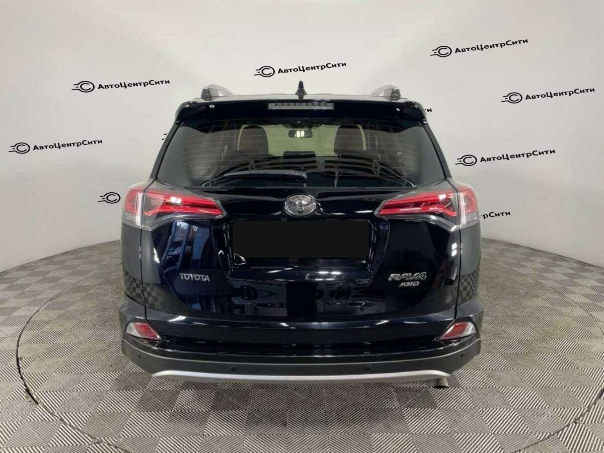 Toyota RAV4 с пробегом — 2018 год. Фото: #2