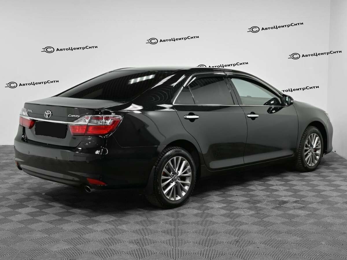 Toyota Camry с пробегом — 2015 год. Фото: #1