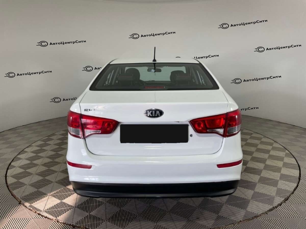 Kia Rio с пробегом — 2015 год. Фото: #4