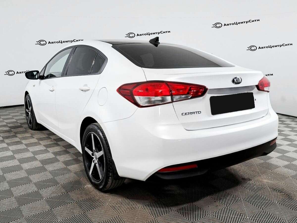 Kia Cerato с пробегом — 2017 год. Фото: #6