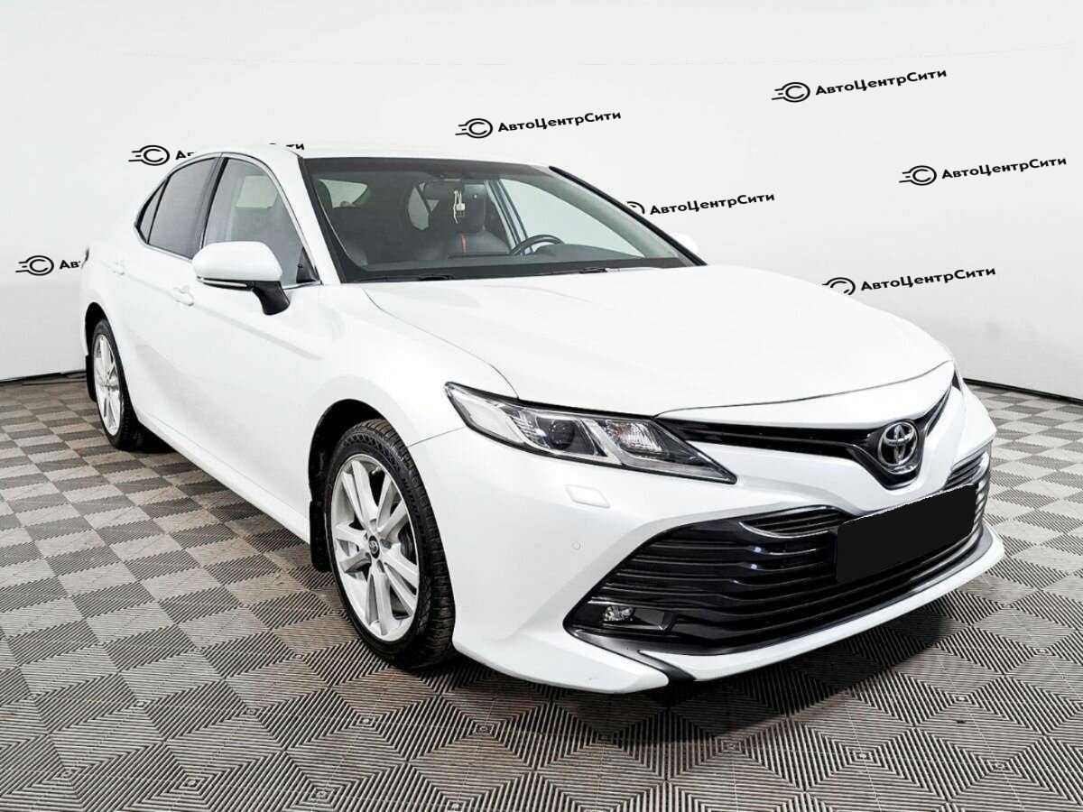 Toyota Camry с пробегом — 2019 год. Фото: #2