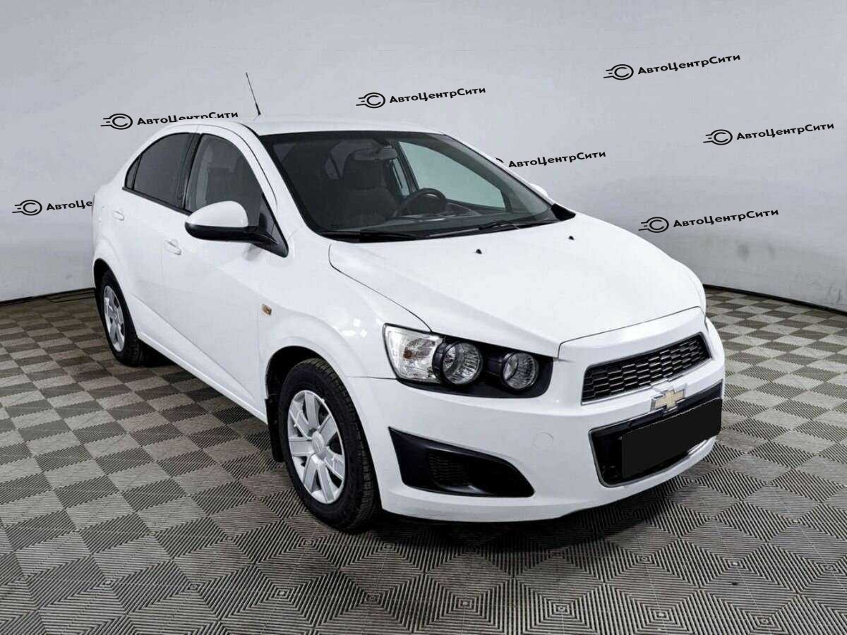 Chevrolet Aveo с пробегом — 2013 год. Фото: #2
