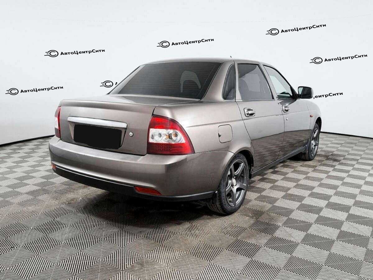 Lada (ВАЗ) Priora с пробегом — 2015 год. Фото: #3