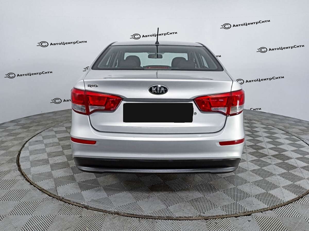 Kia Rio с пробегом — 2015 год. Фото: #5