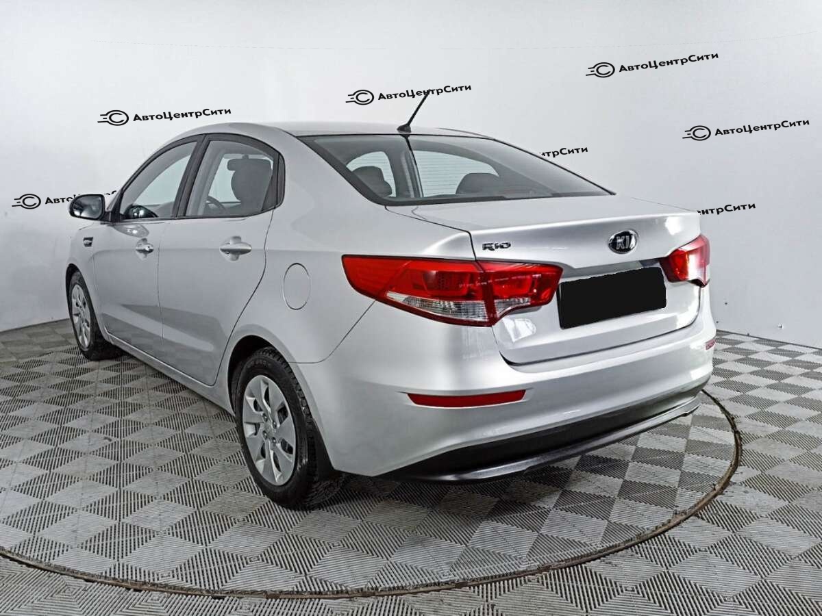 Kia Rio с пробегом — 2015 год. Фото: #6