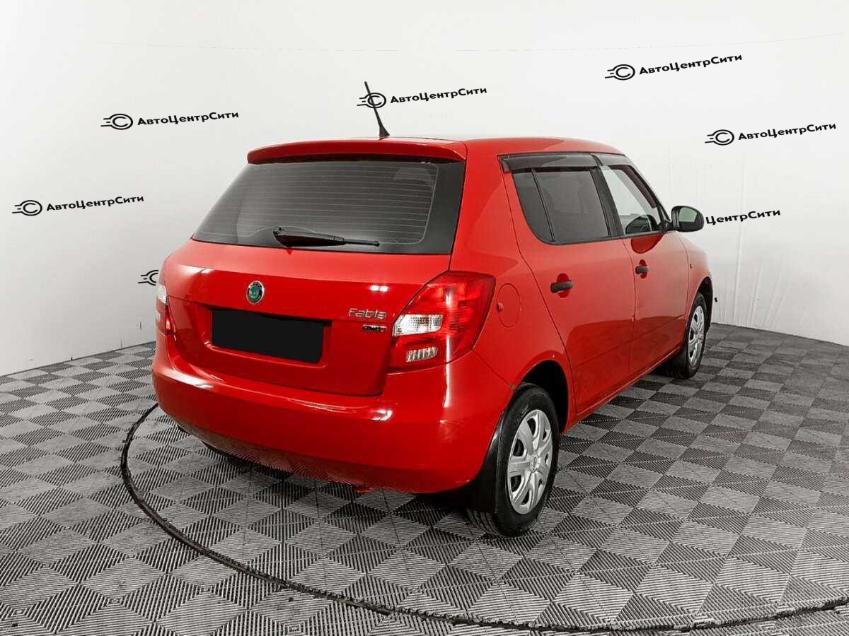 Skoda Fabia с пробегом — 2012 год. Фото: #4