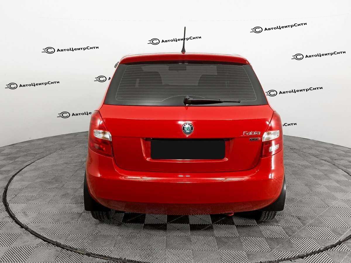 Skoda Fabia с пробегом — 2012 год. Фото: #5