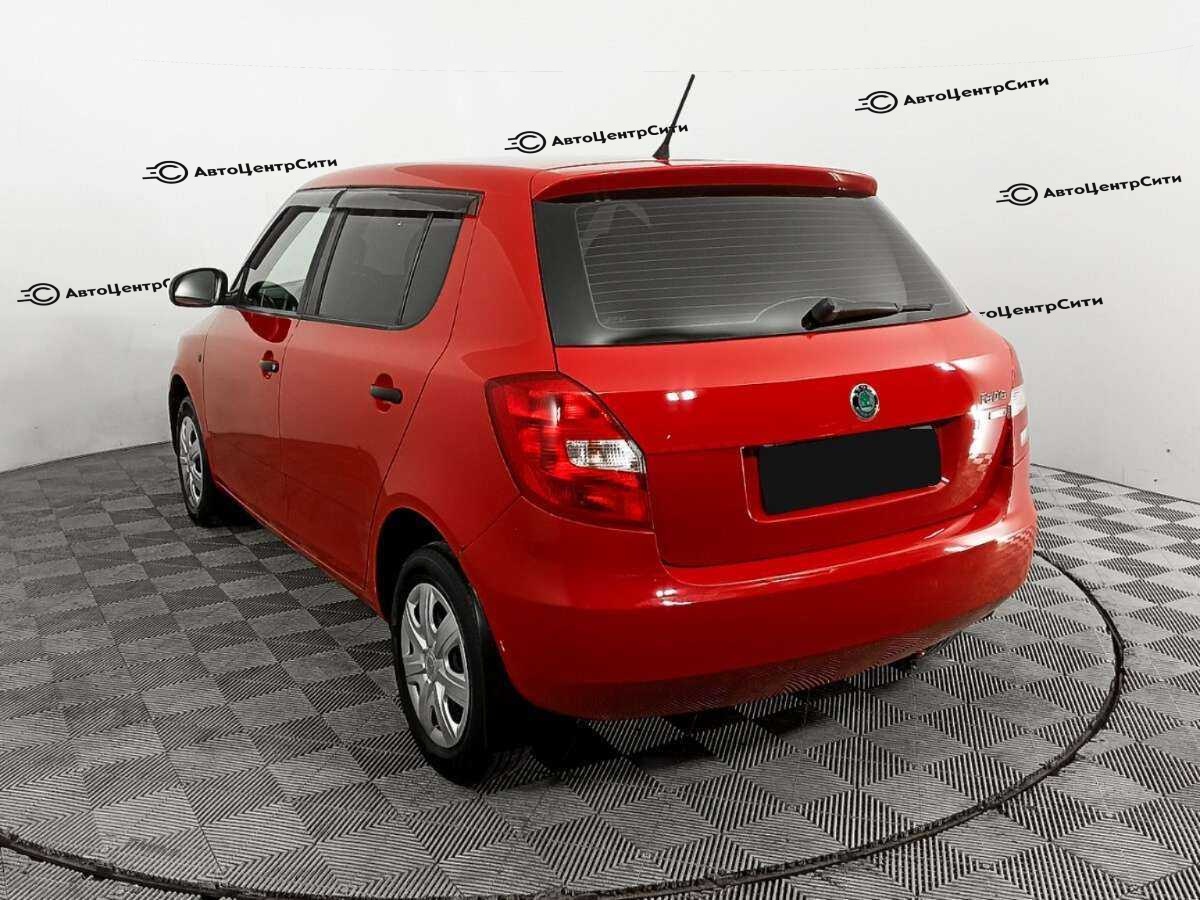 Skoda Fabia с пробегом — 2012 год. Фото: #6