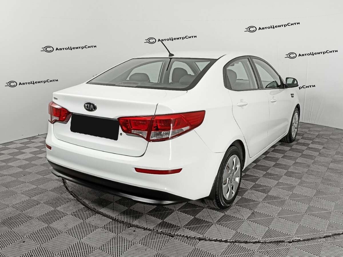 Kia Rio с пробегом — 2015 год. Фото: #3