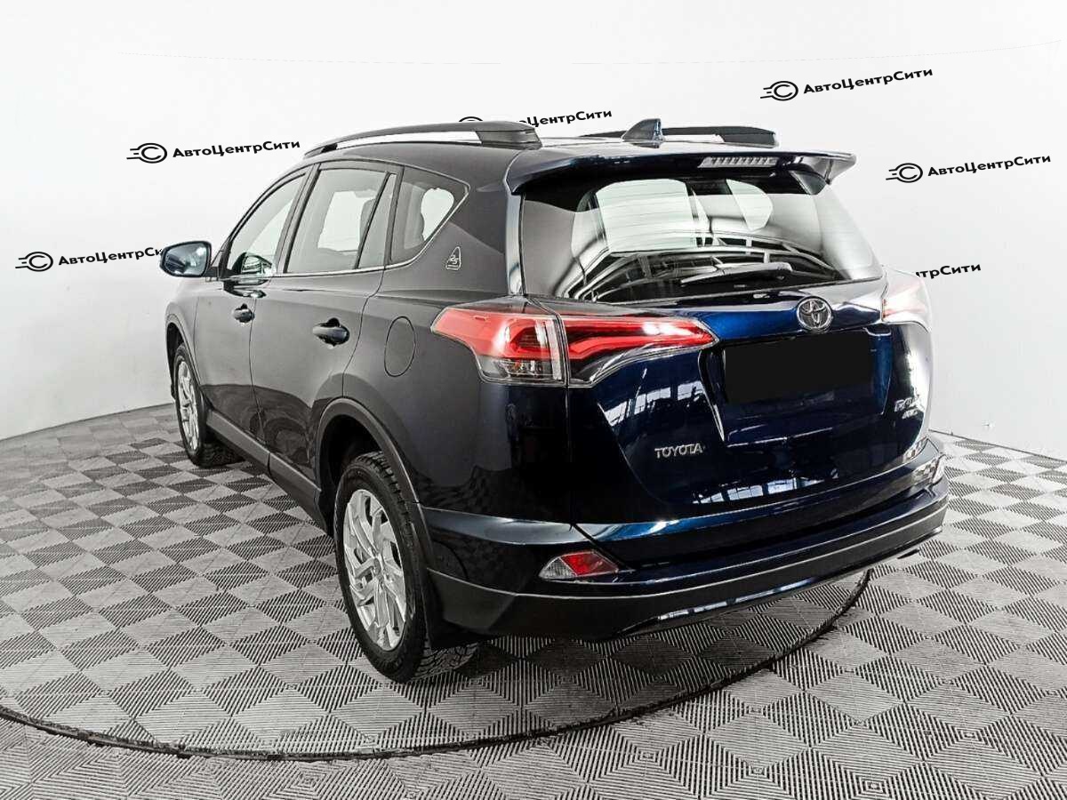 Toyota RAV4 с пробегом — 2019 год. Фото: #6