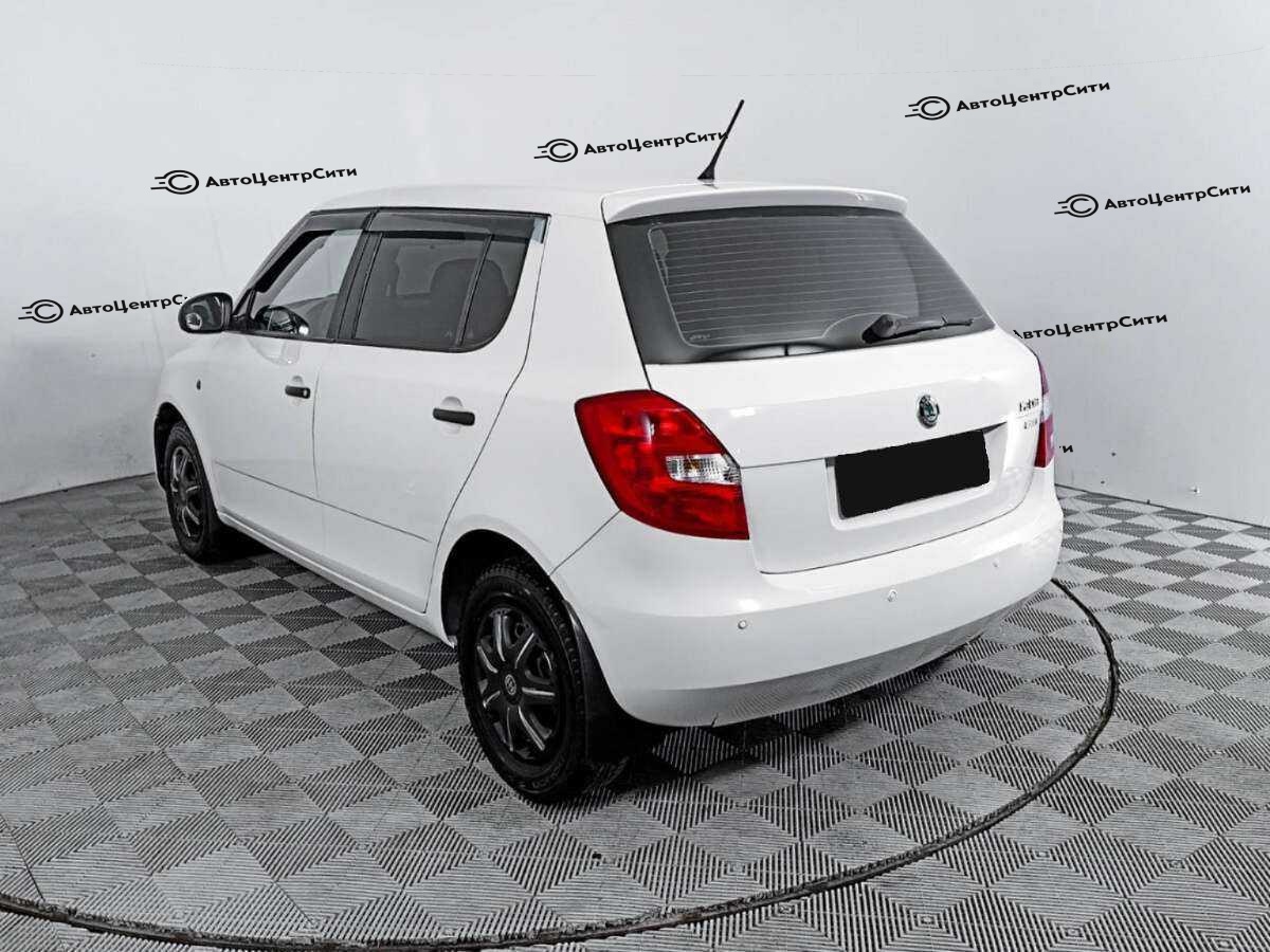 Skoda Fabia с пробегом — 2012 год. Фото: #6