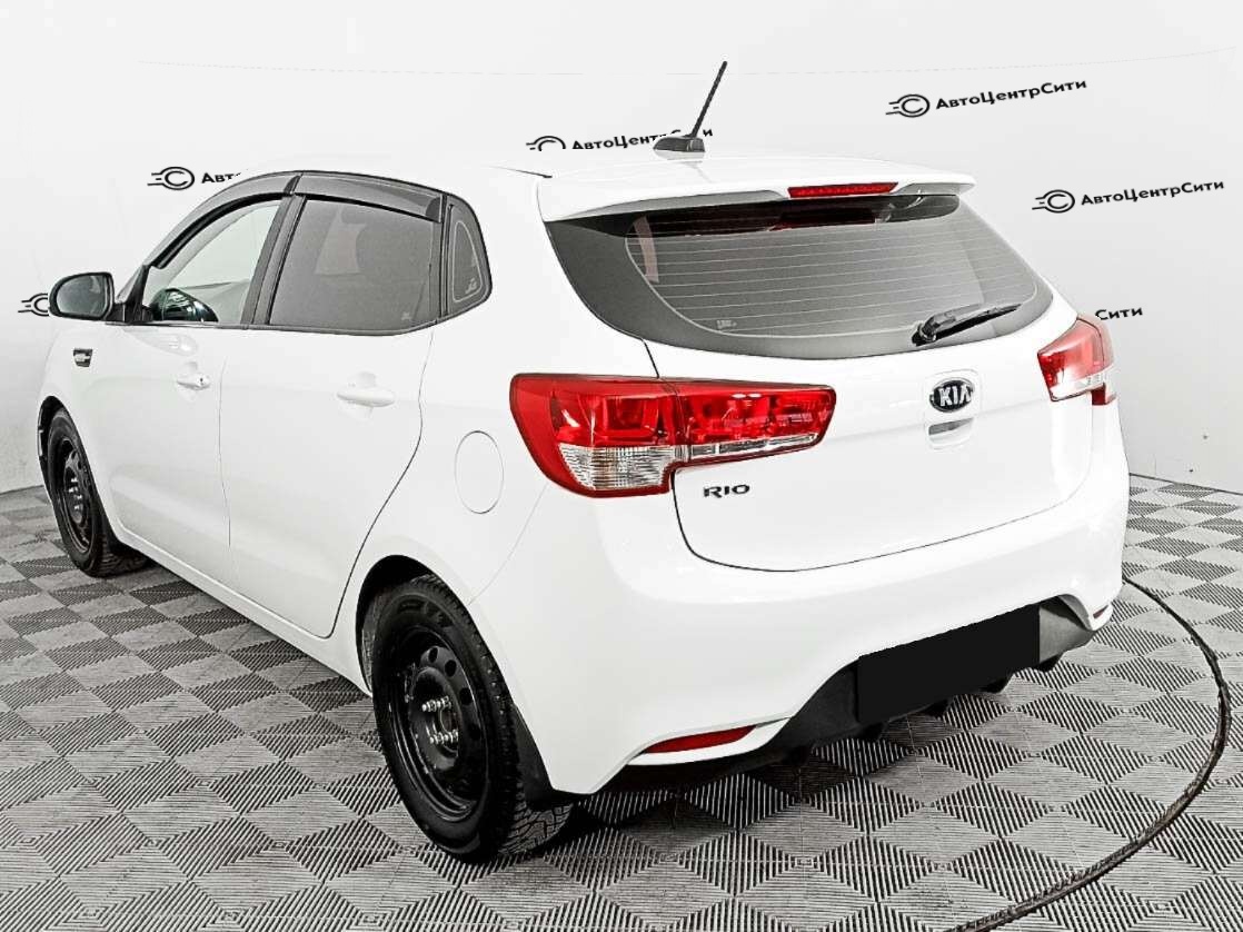 Kia Rio с пробегом — 2017 год. Фото: #6
