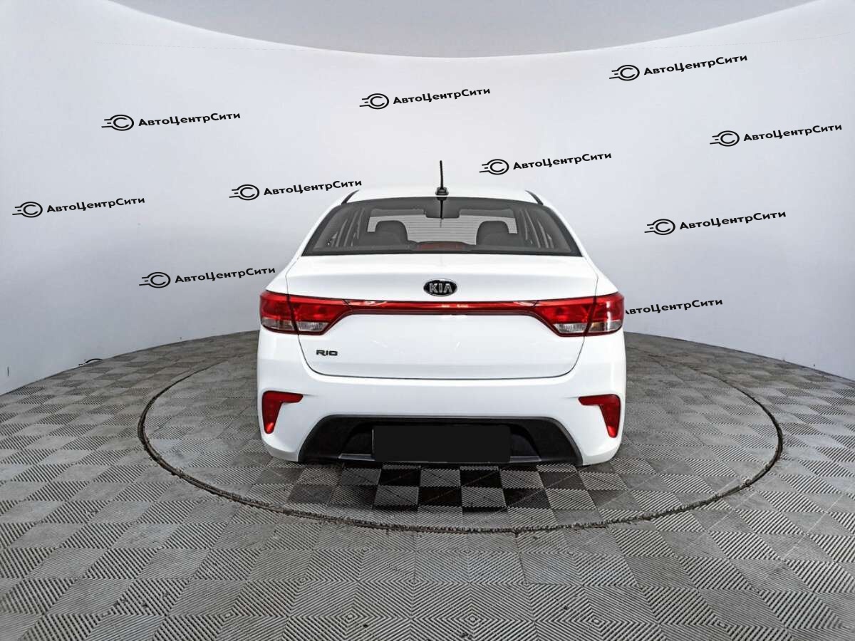 Kia Rio с пробегом — 2018 год. Фото: #5
