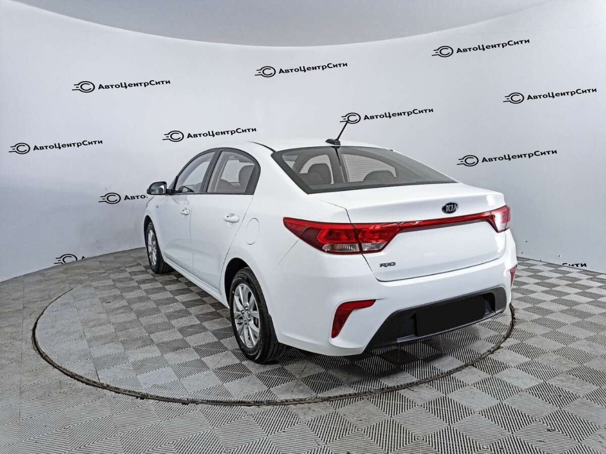 Kia Rio с пробегом — 2018 год. Фото: #6