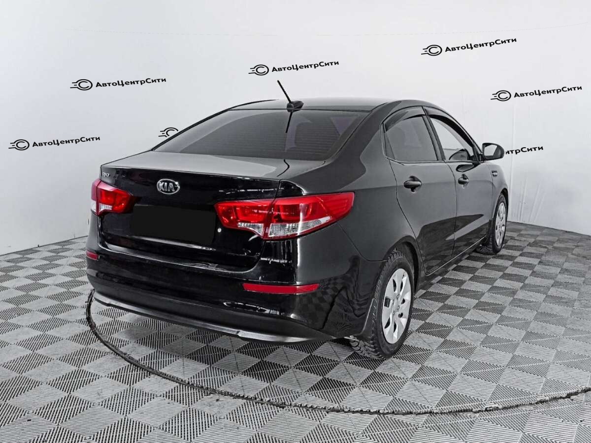 Kia Rio с пробегом — 2017 год. Фото: #3