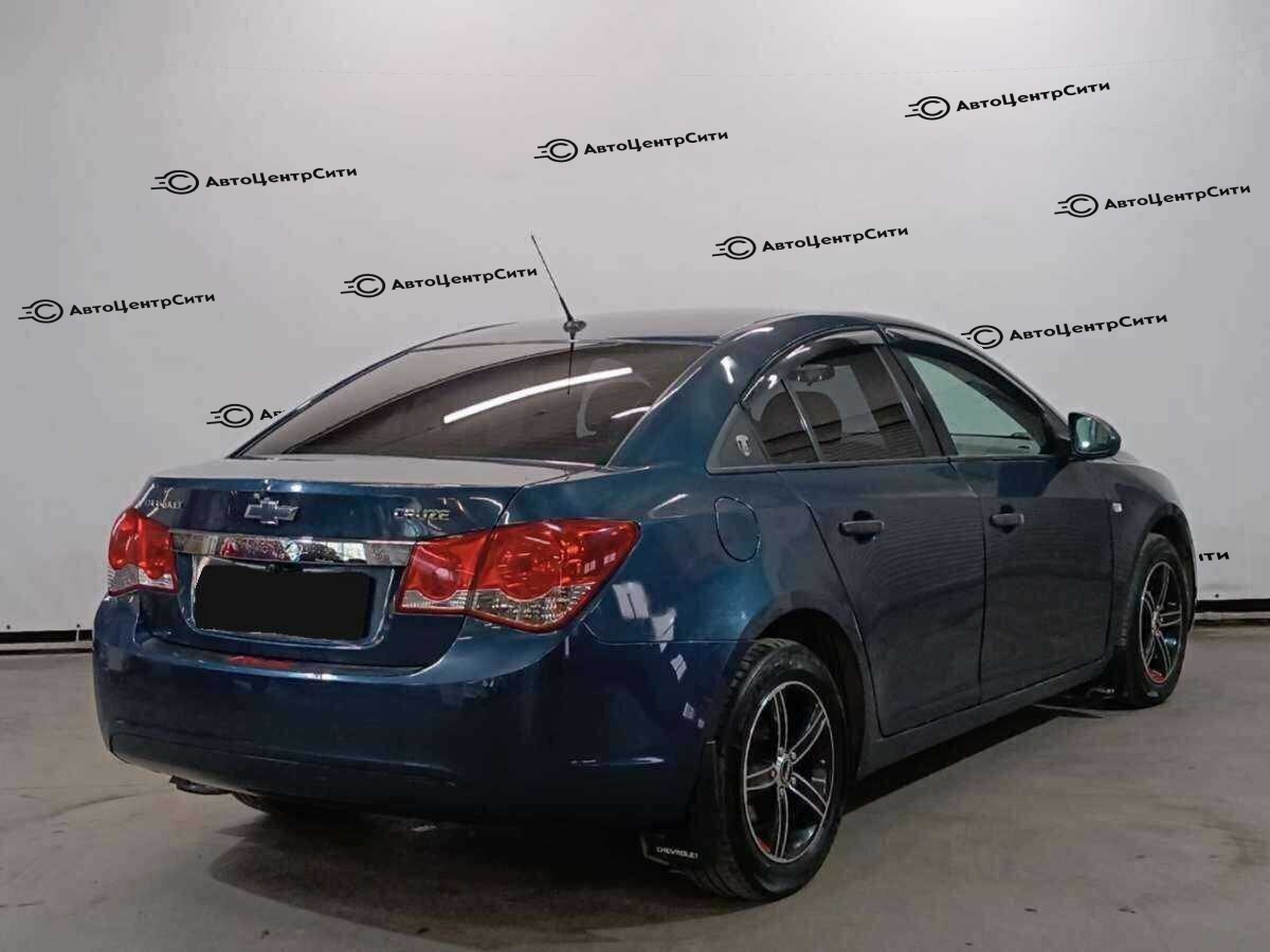 Chevrolet Cruze с пробегом — 2012 год. Фото: #4