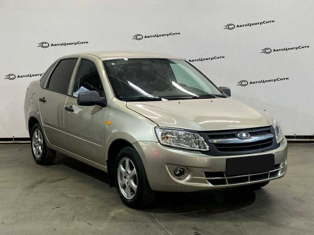 Lada (ВАЗ) Granta с пробегом — 2012 год. Фото: #2