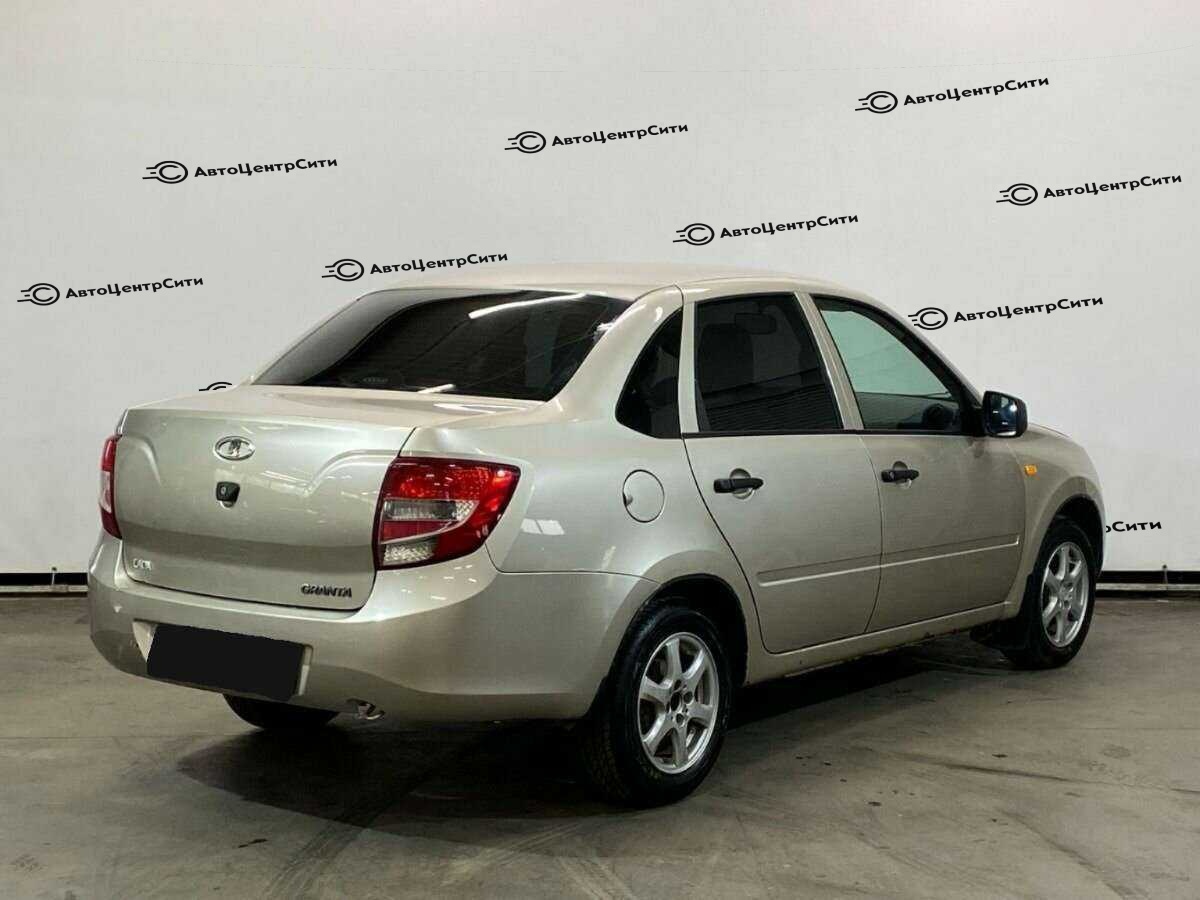 Lada (ВАЗ) Granta с пробегом — 2012 год. Фото: #4