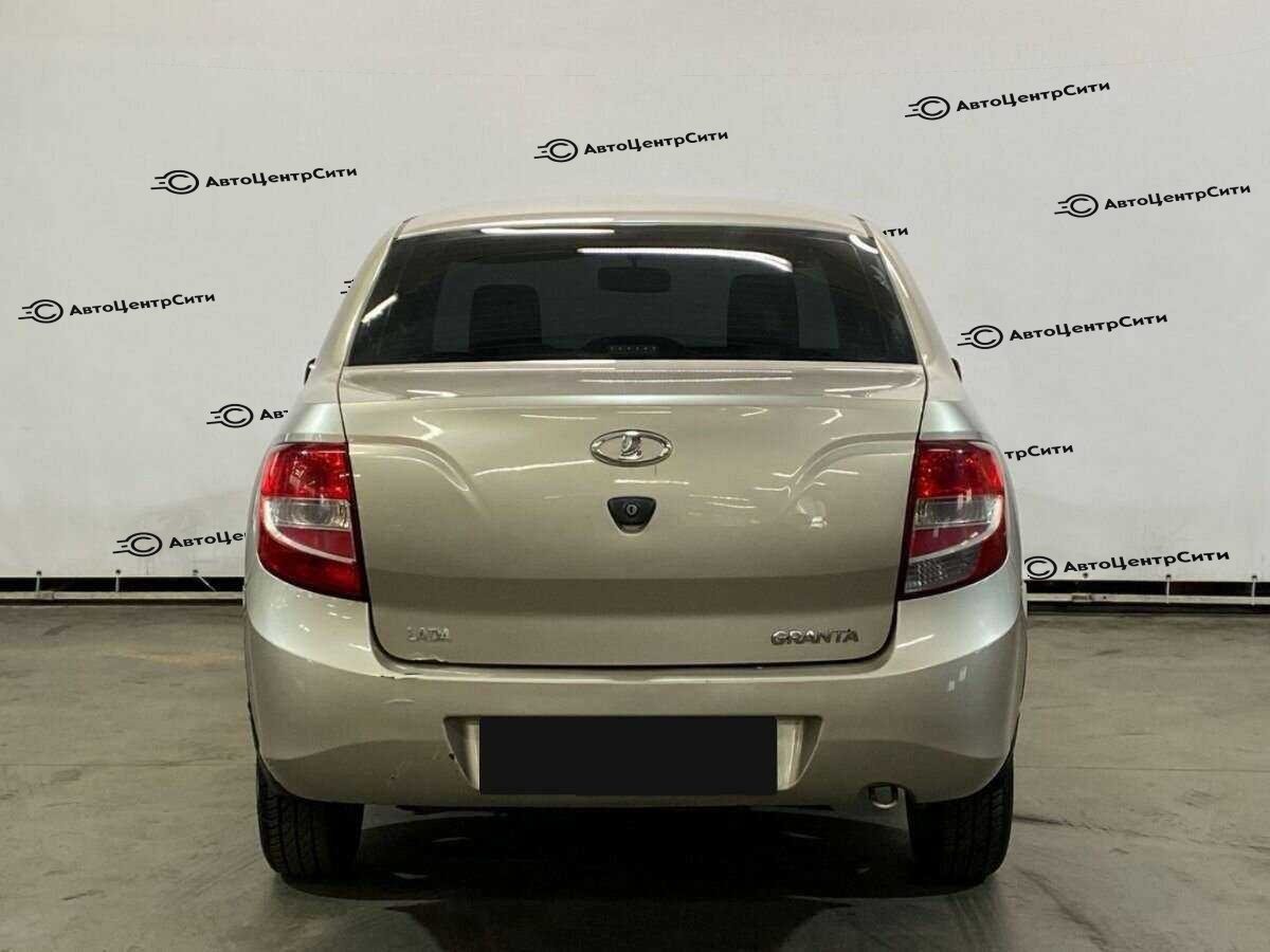 Lada (ВАЗ) Granta с пробегом — 2012 год. Фото: #5