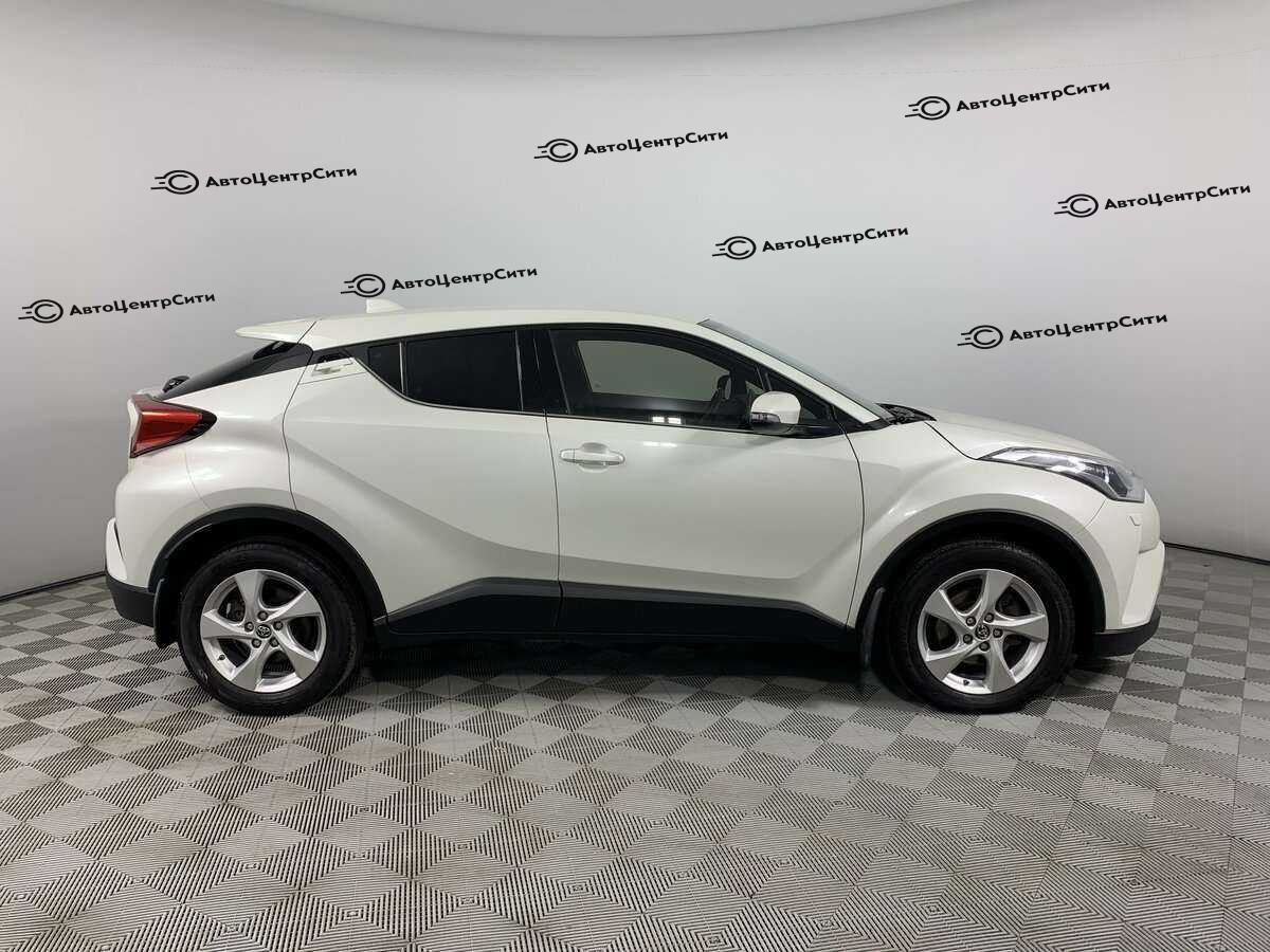 Toyota C-HR с пробегом — 2019 год. Фото: #3
