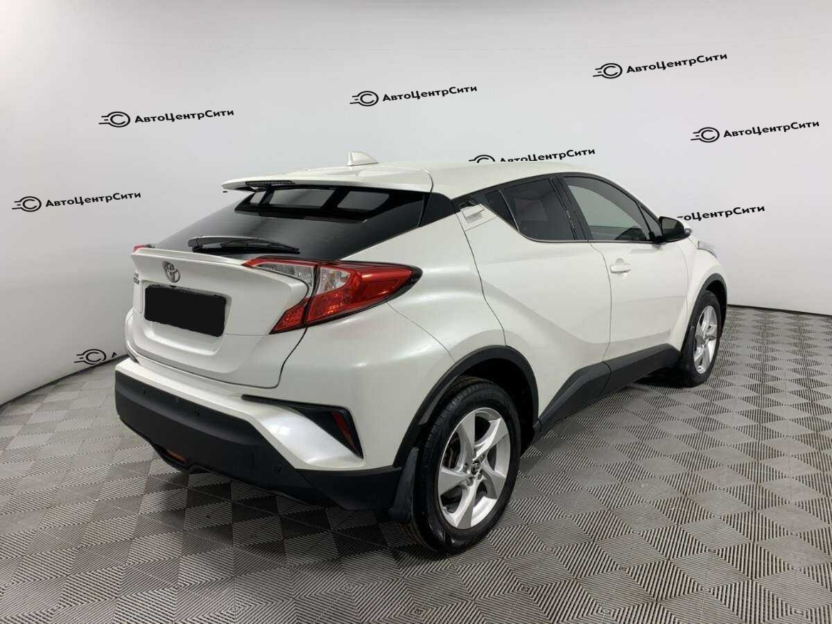 Toyota C-HR с пробегом — 2019 год. Фото: #4
