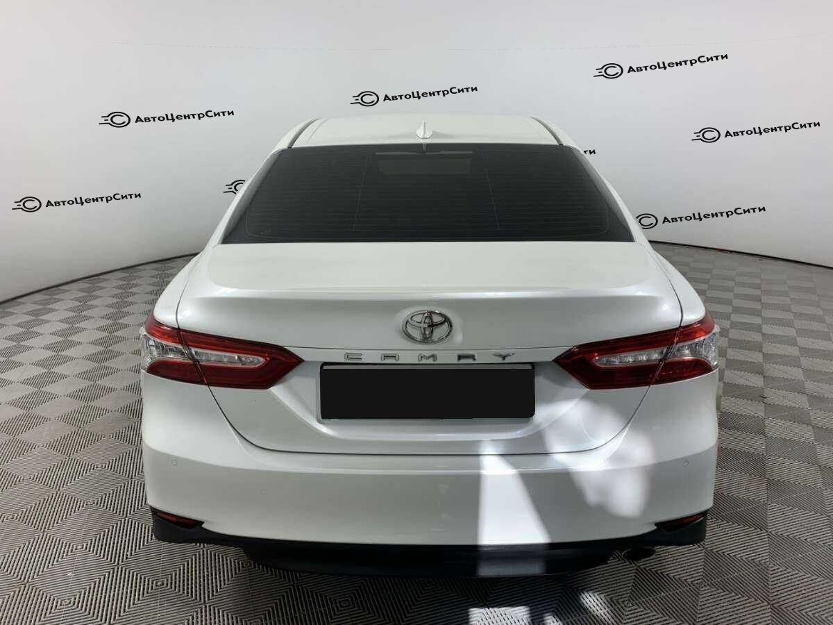 Toyota Camry с пробегом — 2021 год. Фото: #5