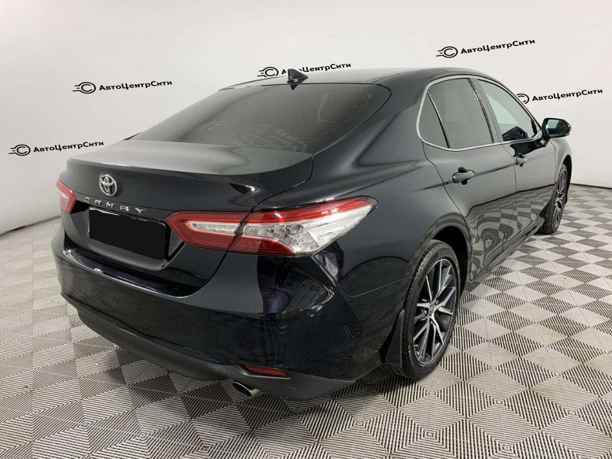 Toyota Camry с пробегом — 2021 год. Фото: #3