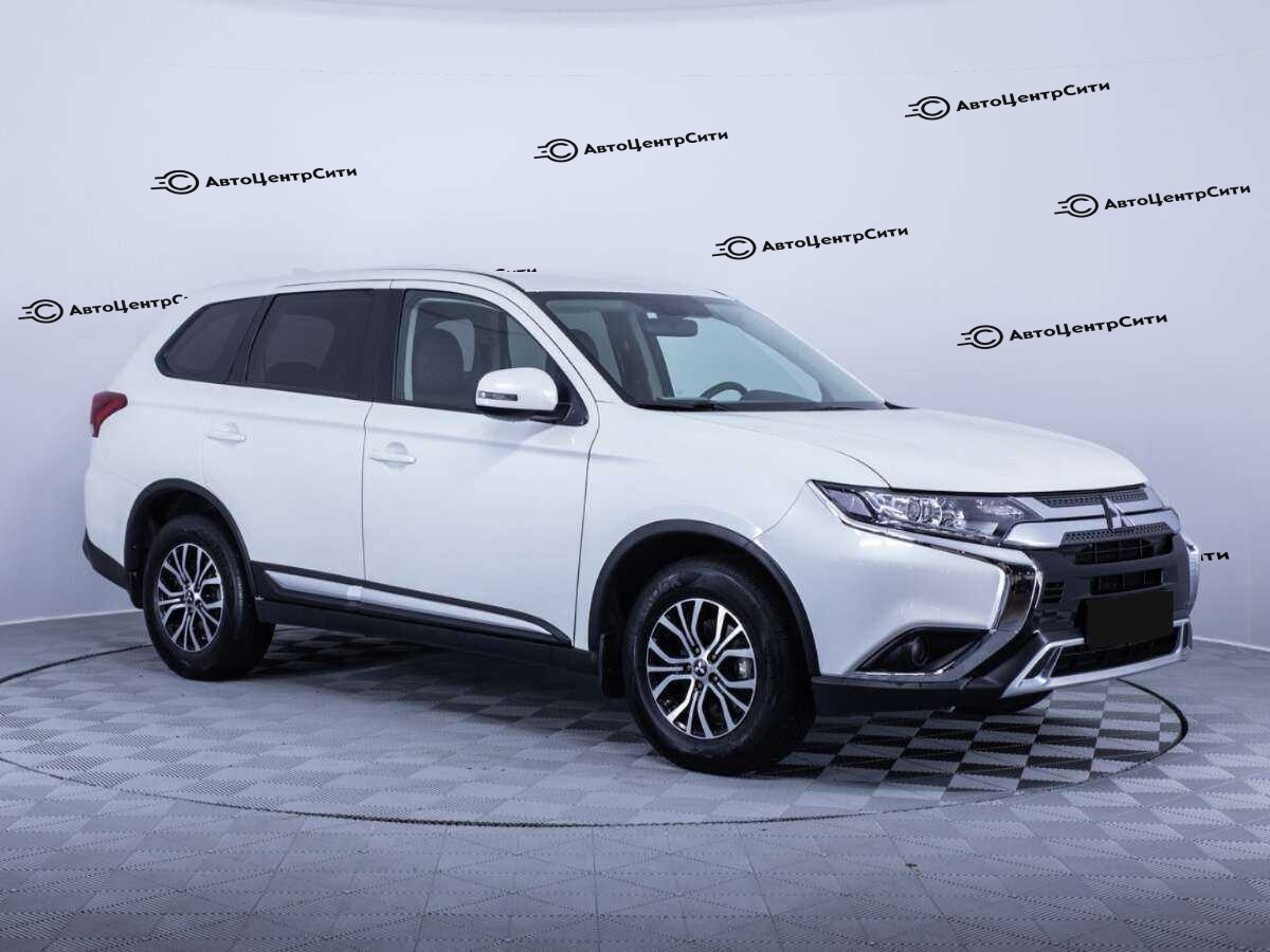 Mitsubishi Outlander с пробегом — 2020 год. Фото: #2
