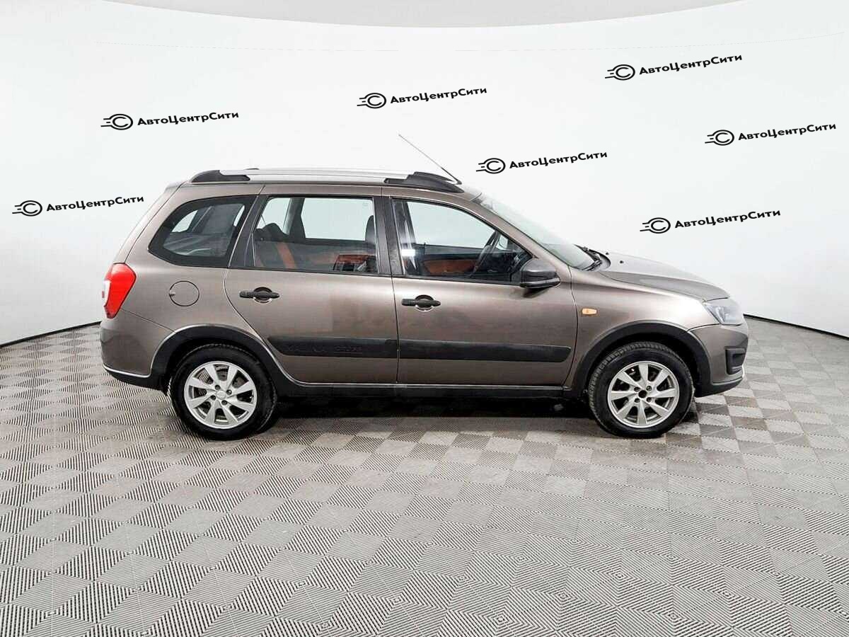 Lada (ВАЗ) Kalina с пробегом — 2016 год. Фото: #3