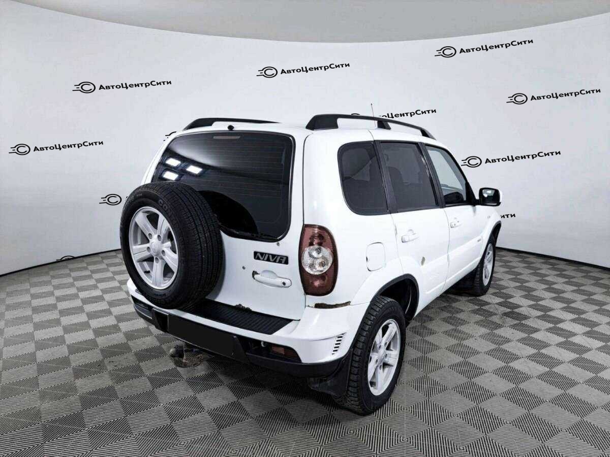 Chevrolet Niva с пробегом — 2013 год. Фото: #4