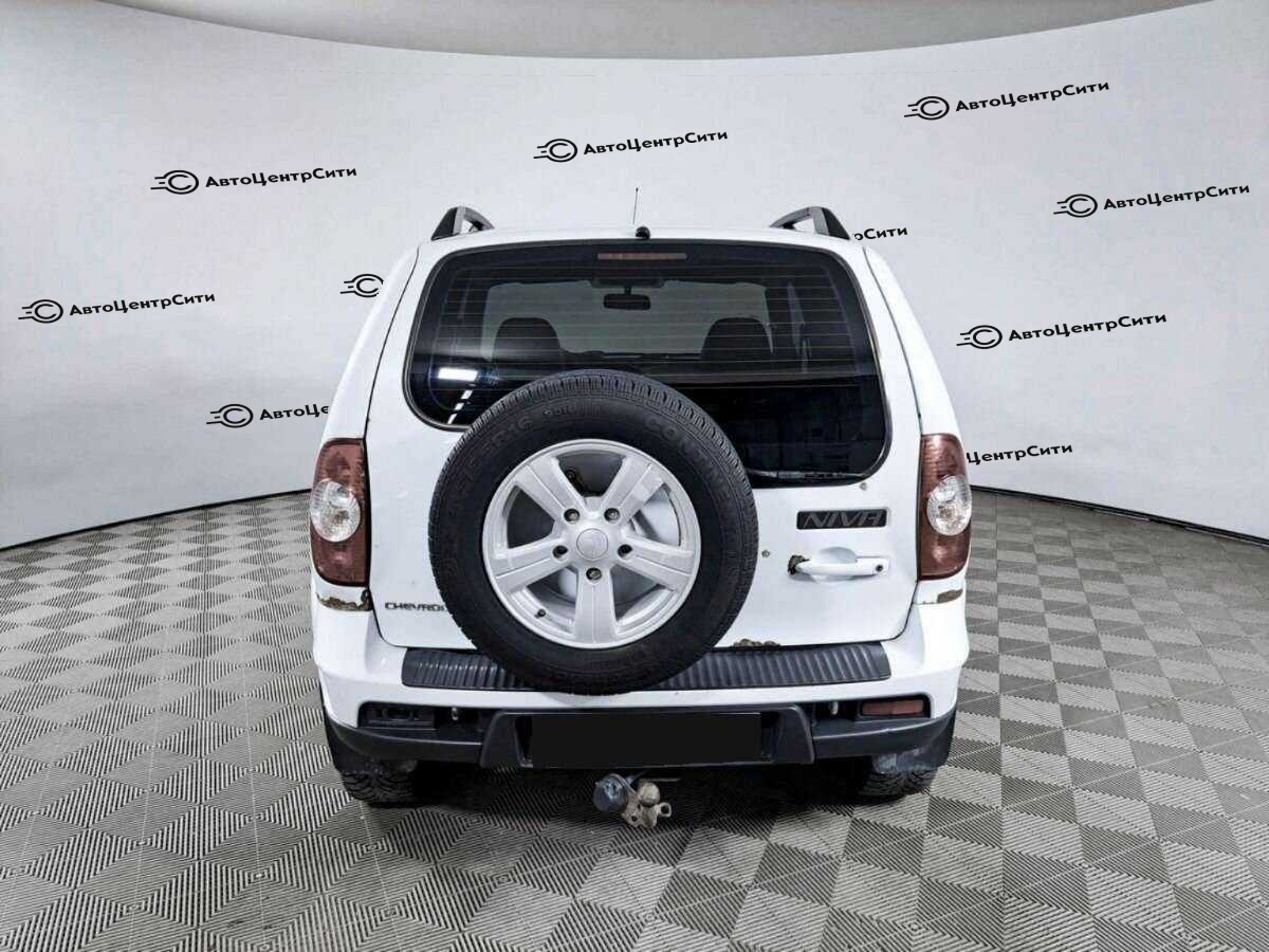 Chevrolet Niva с пробегом — 2013 год. Фото: #5