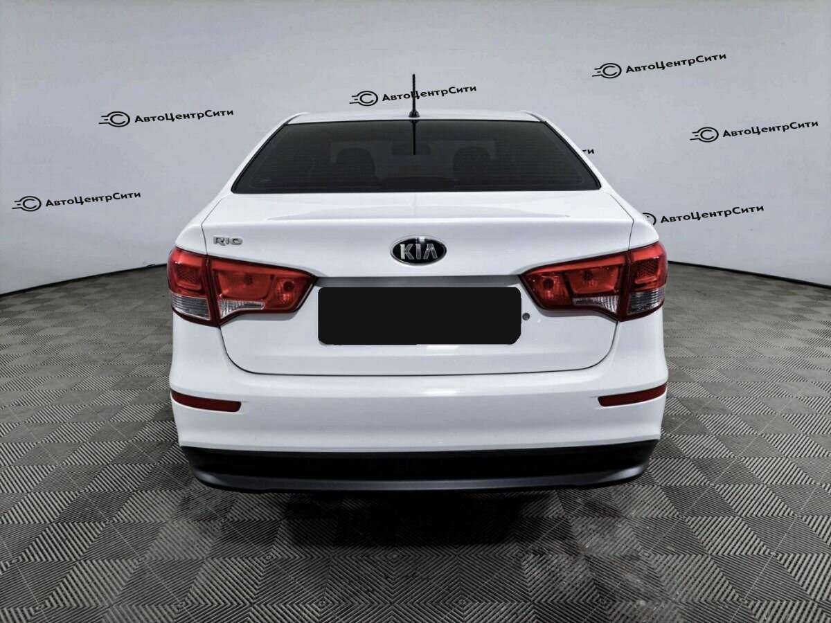 Kia Rio с пробегом — 2016 год. Фото: #5