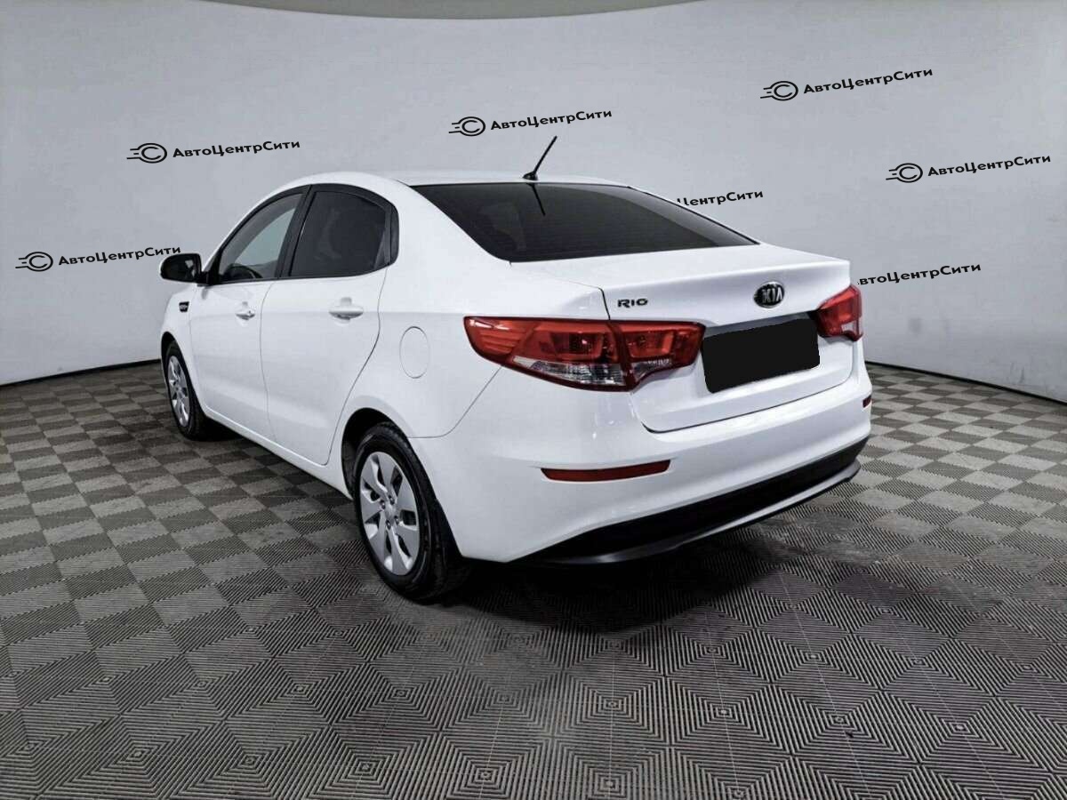 Kia Rio с пробегом — 2016 год. Фото: #6