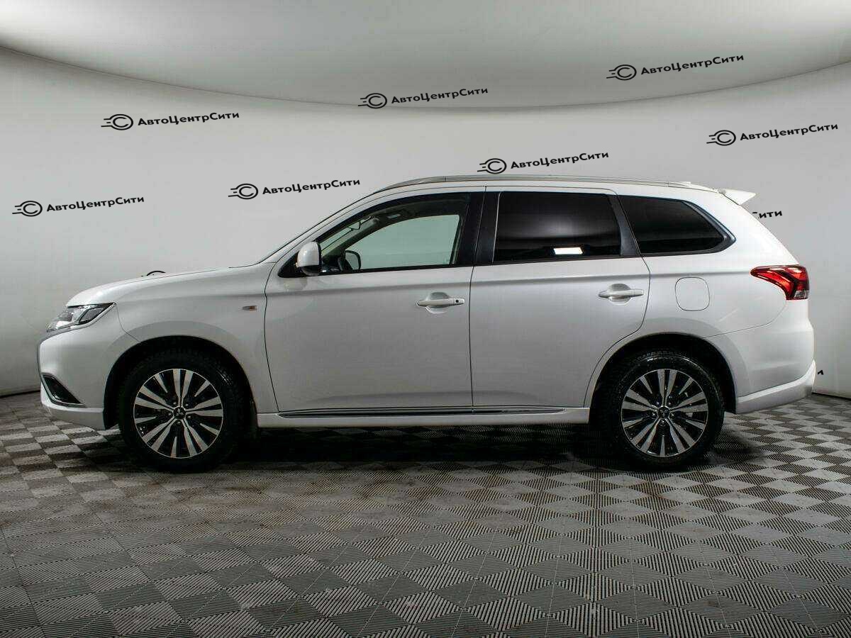 Mitsubishi Outlander с пробегом — 2022 год. Фото: #7