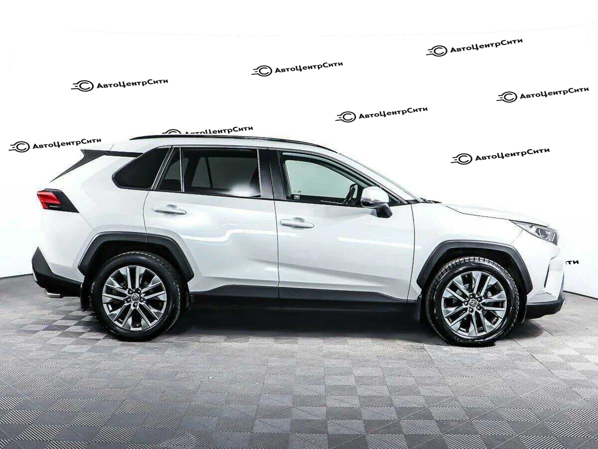 Toyota RAV4 с пробегом — 2021 год. Фото: #3