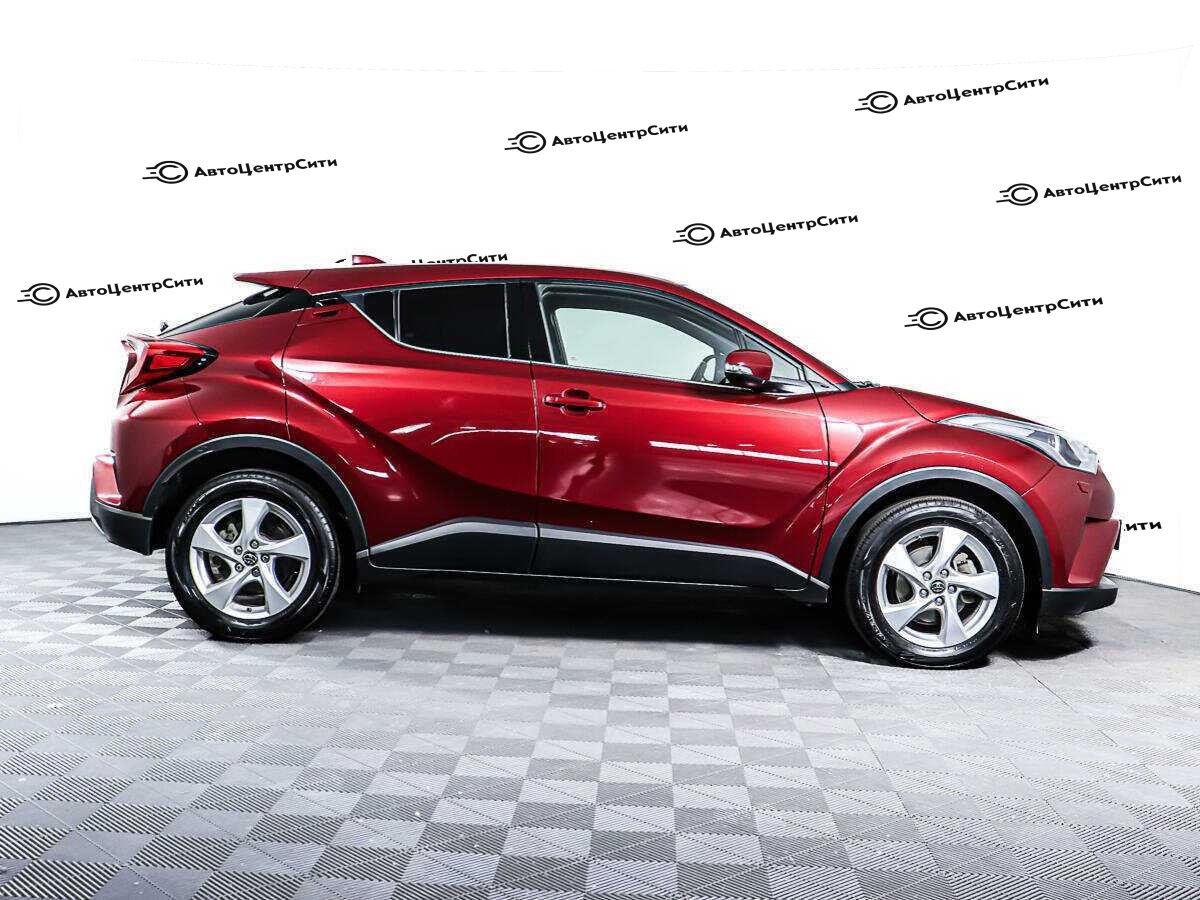 Toyota C-HR с пробегом — 2019 год. Фото: #3