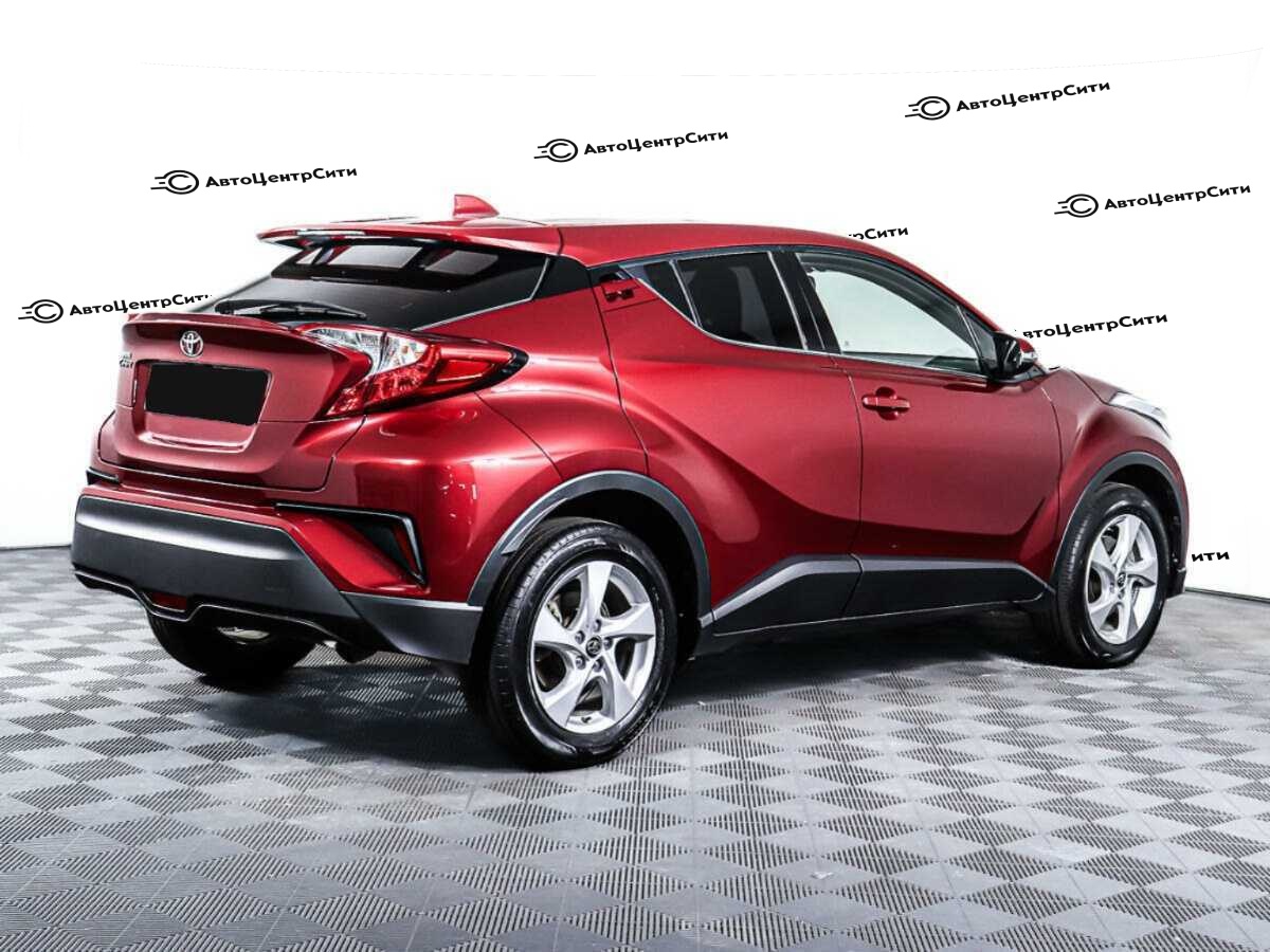 Toyota C-HR с пробегом — 2019 год. Фото: #4