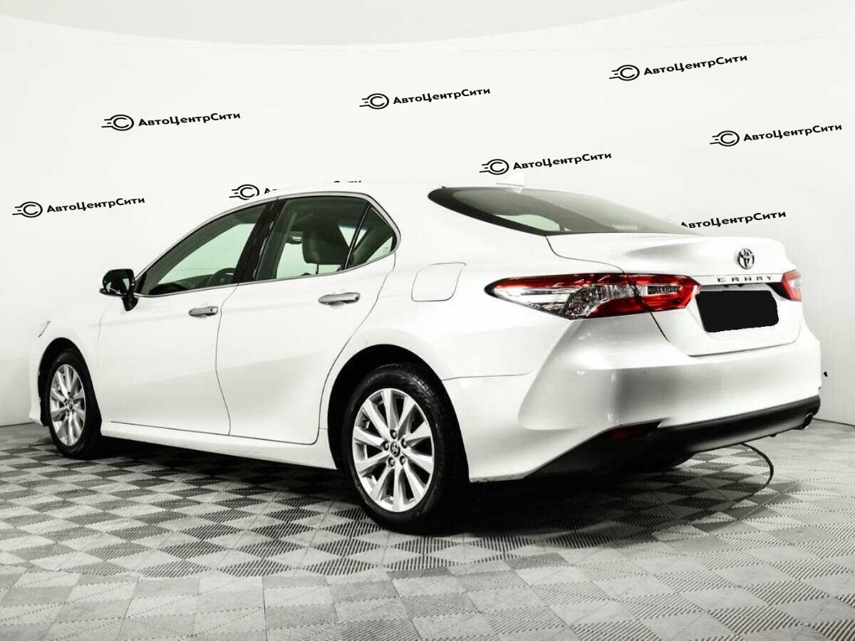Toyota Camry с пробегом — 2020 год. Фото: #6