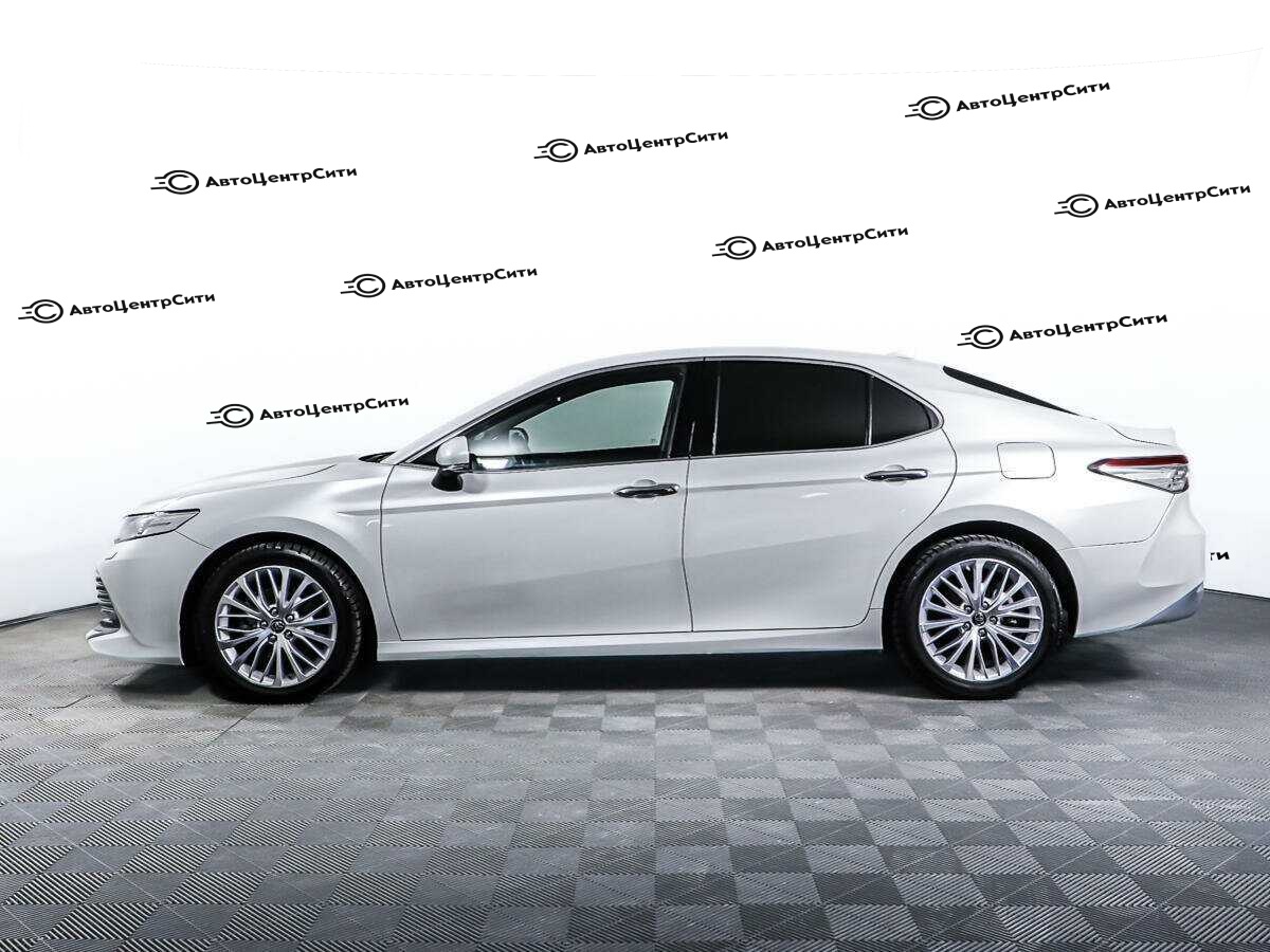 Toyota Camry с пробегом — 2018 год. Фото: #7