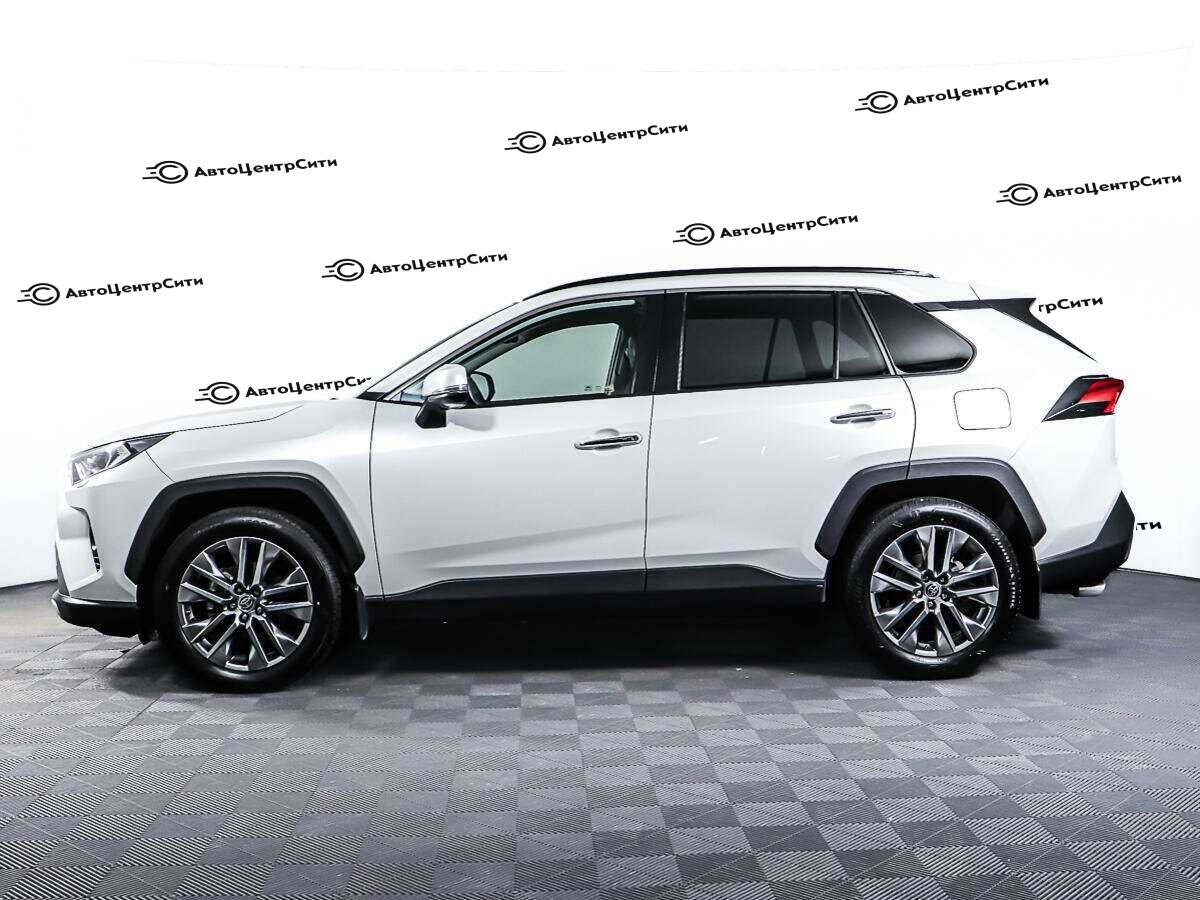 Toyota RAV4 с пробегом — 2021 год. Фото: #7