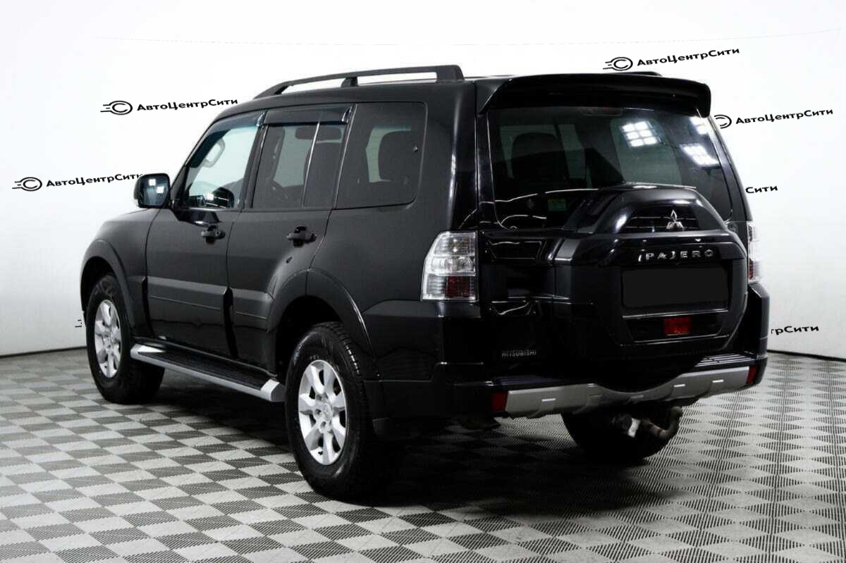 Mitsubishi Pajero с пробегом — 2018 год. Фото: #6