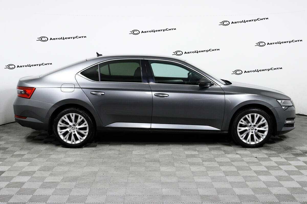 Skoda Superb с пробегом — 2021 год. Фото: #3