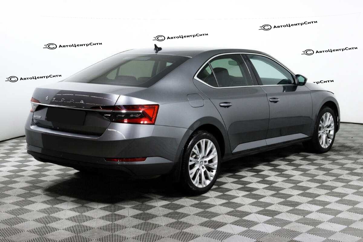 Skoda Superb с пробегом — 2021 год. Фото: #4