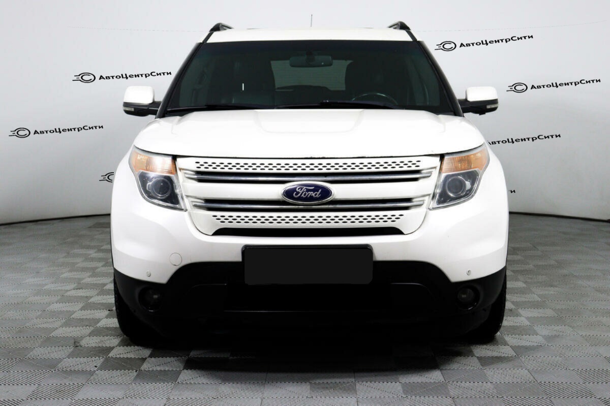 Ford Explorer с пробегом — 2012 год. Фото: #1